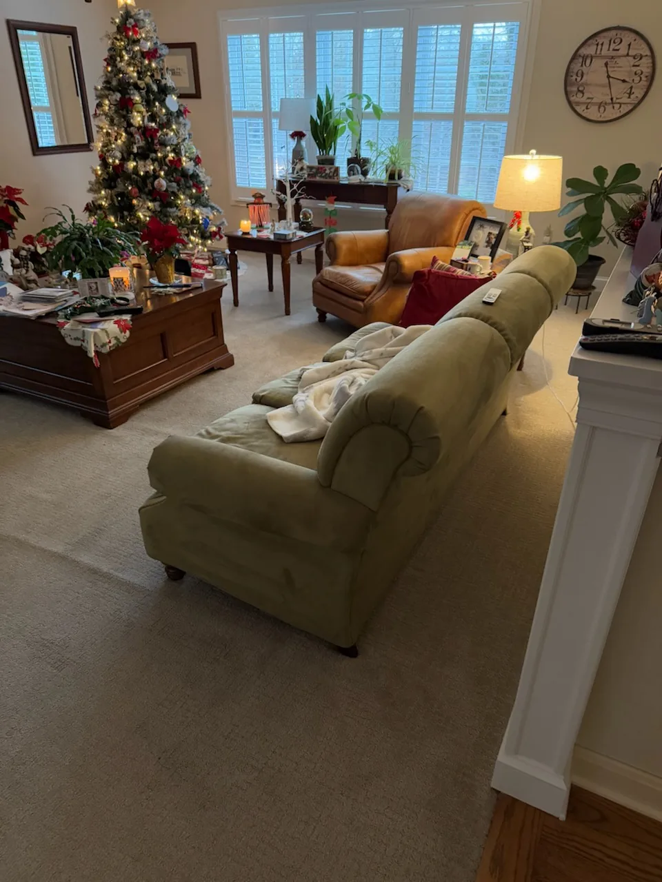 Doylestown PA living room with old beige carpet before Tesla Hardfloor solid hardwood installation